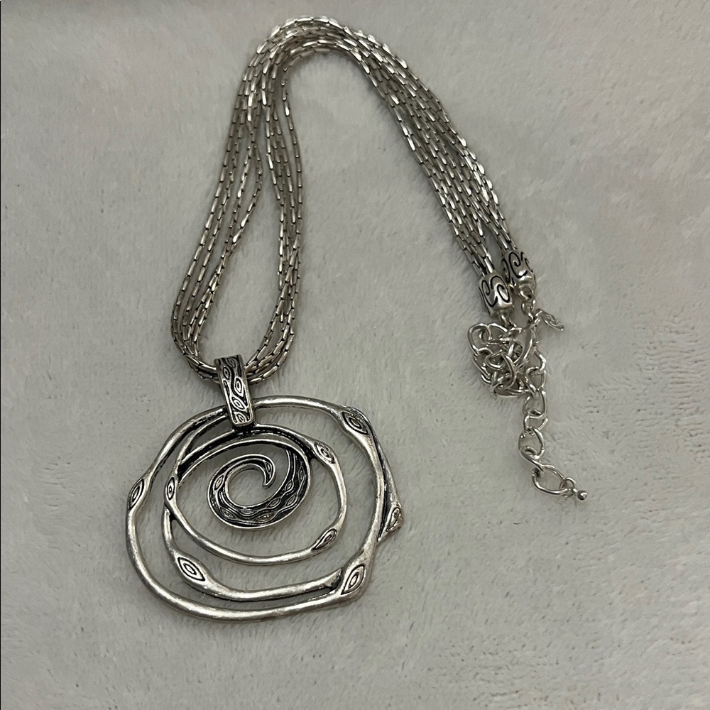 Elegant Premier Design, Silver Spiral Magnetic Pendant Necklace (D)